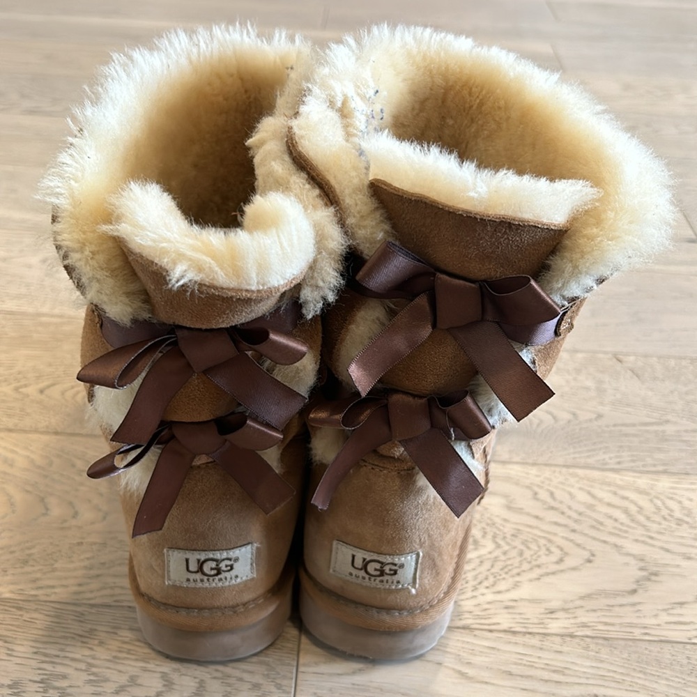 UGG MINI BAILEY BOW CHESTNUT BOOTS SIZE US 10 WOMENS - Picture 4 of 8